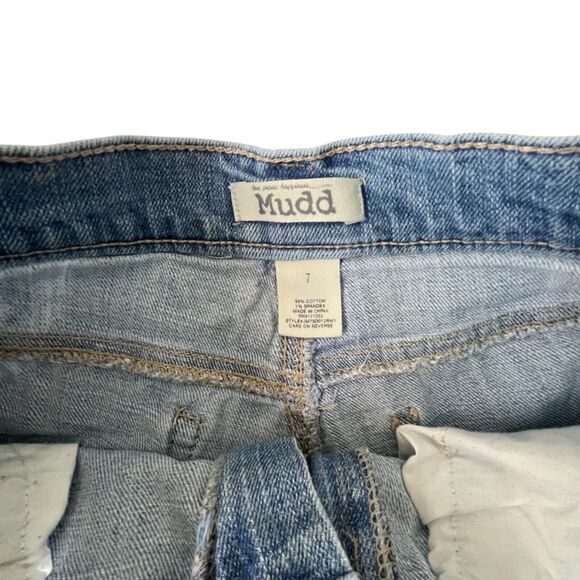 Mudd Shorts Women 7 Blue Distressed Denim Mid Rise (W26 L3) - Picture 10 of 13